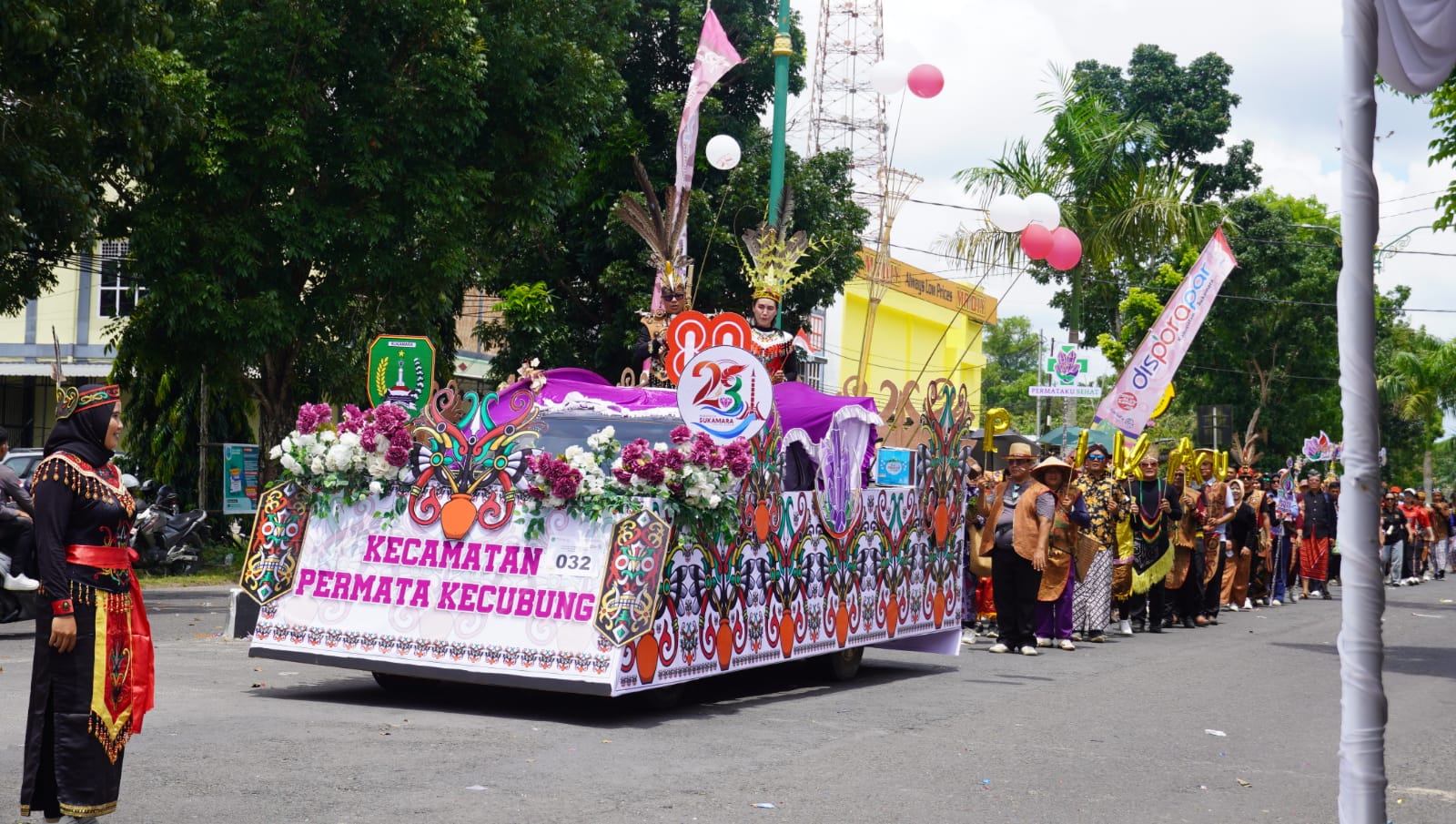 kecamatan-permata-kecubung-meriahkan-pawai-pembangunan-kabupaten-sukamara-tahun-2025