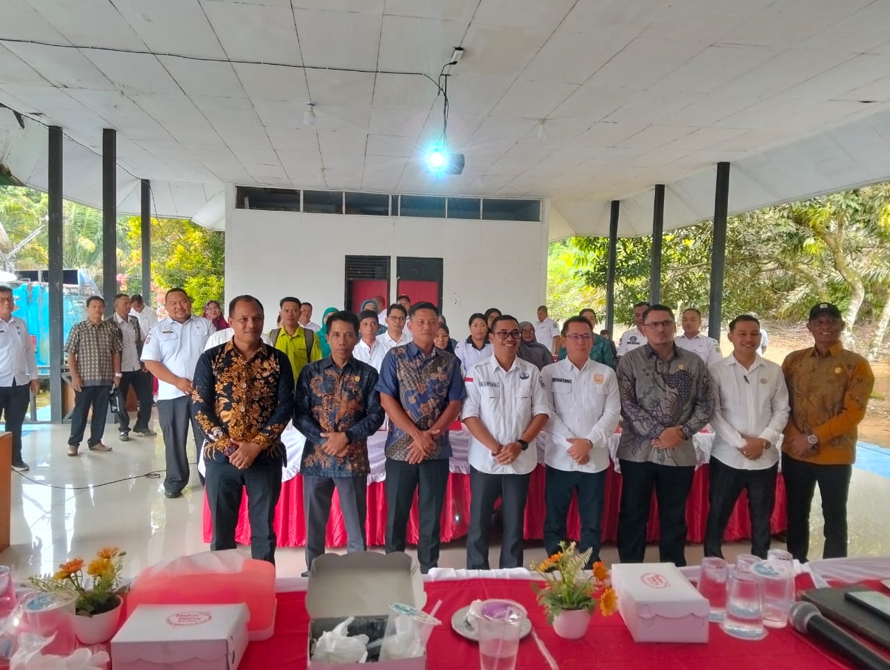 reses-pimpinan-dan-anggota-dprd-dapil-ii-kabupaten-sukamara-di-kecamatan-permata-kecubung